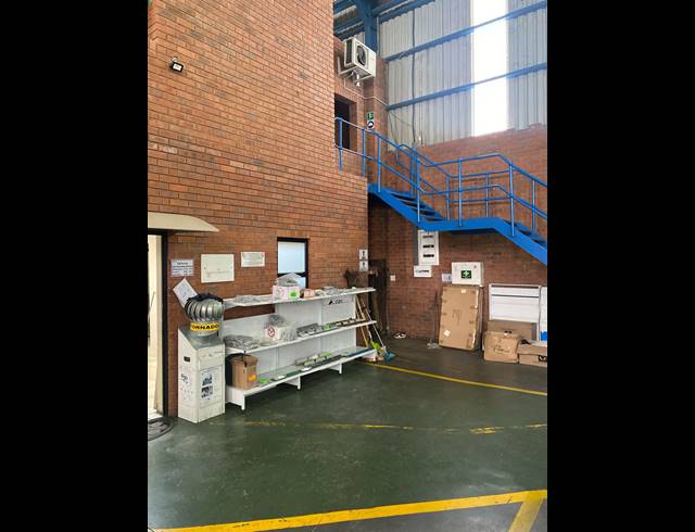 1,500M² FACTORY TO LET IN OOS EINDE